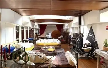 Buy a Houseboat in Paris with a Dedicated Specialist