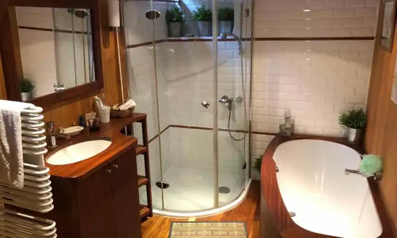 Péniche à vendre Paris XVème en parfait état – 85m² – 700 000 €