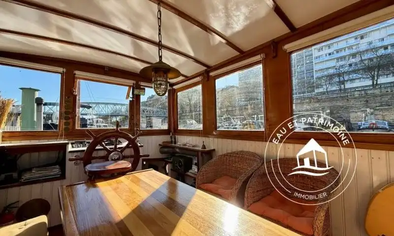 Péniche à vendre Paris 4 – Charme et Navigation