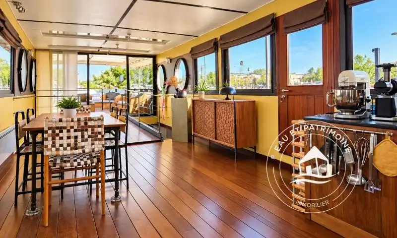 Péniche à vendre Avignon - Piscine avec vue sur le Rhône