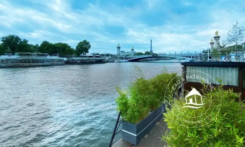 Vue Tour Eiffel au cœur de Paris 8 - Une péniche rénovée au confort exceptionnel