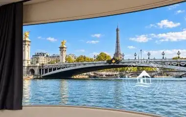 Péniche à vendre Paris 8 – Vue Tour Eiffel et Rénovation Exceptionnelle