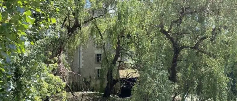 Grand Moulin au bord de l'Indre à vendre