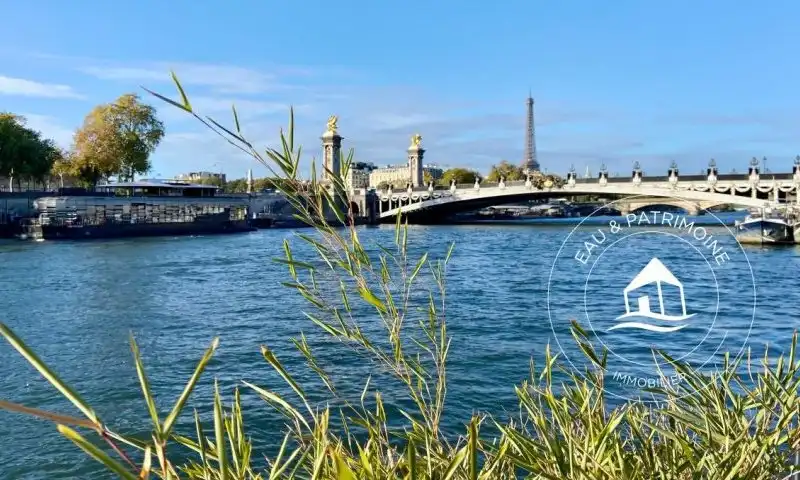Péniche à vendre Paris 8 – Vue Tour Eiffel et Rénovation Exceptionnelle