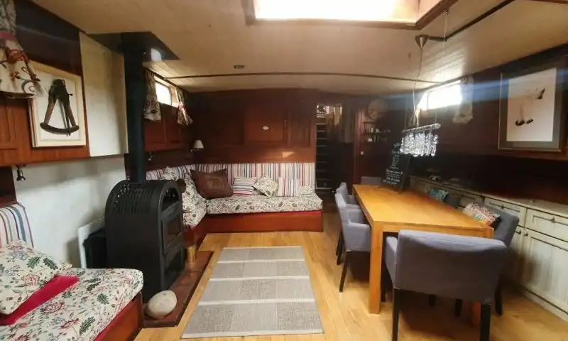 Superbe péniche navigante 120 m² à vendre sur le Canal du Midi