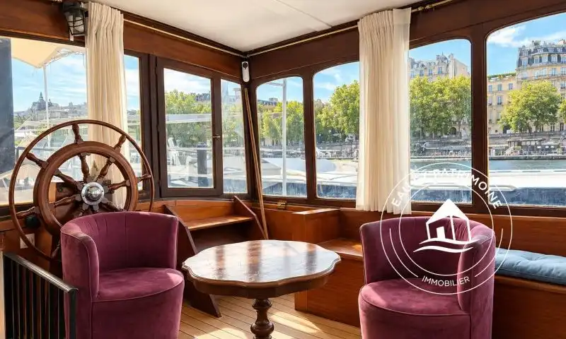 Péniche à vendre Paris 1er – Entièrement rénovée et vues sur Paris