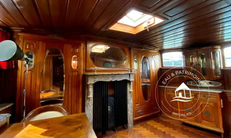 Magnifique péniche 38 m à vendre au centre de Paris