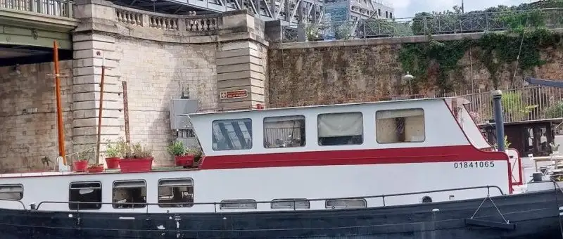 Péniche à vendre Paris XVème en parfait état – 85m² – 700 000 €