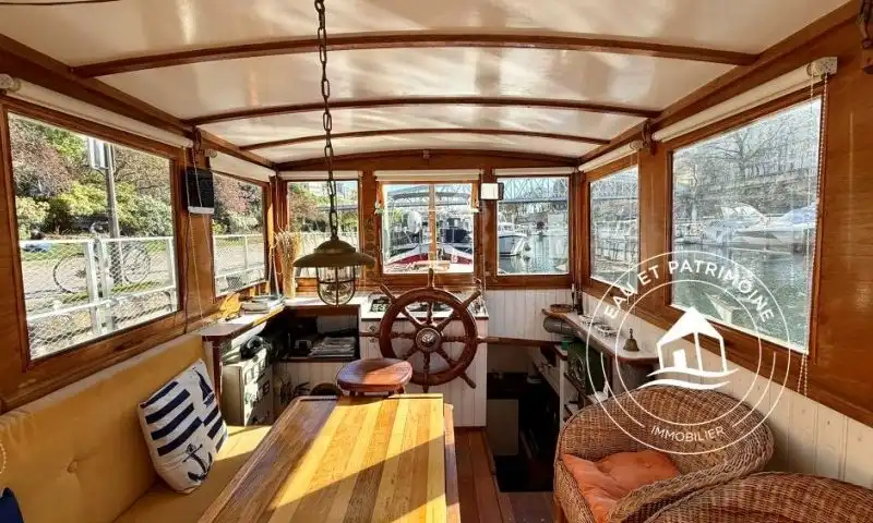 Péniche à vendre Paris 4 – Charme et Navigation