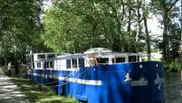 Vivre sur une péniche : le guide des démarches, coûts et obligations
