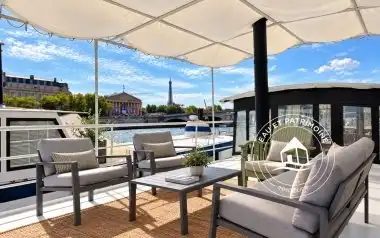 Péniche à vendre Paris 1er – Entièrement rénovée et vues sur Paris