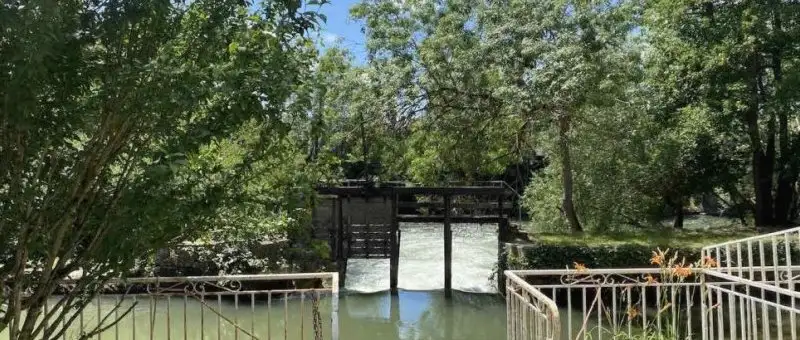 Grand Moulin au bord de l'Indre à vendre