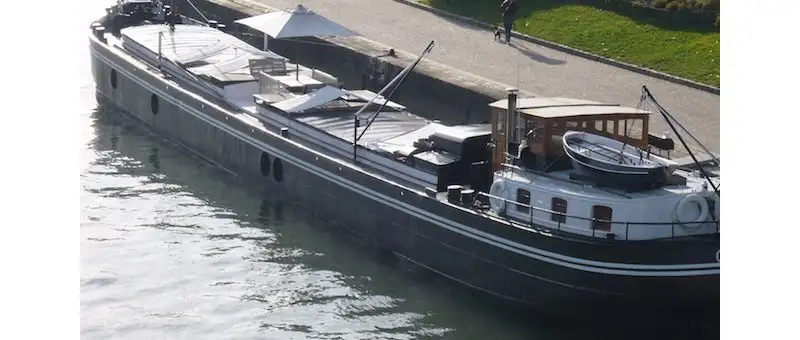 Magnifique péniche 38 m à vendre au centre de Paris