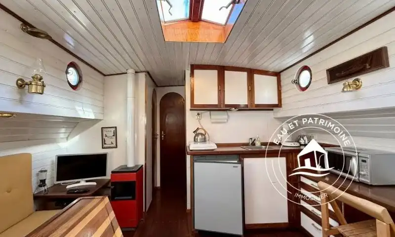 Péniche à vendre Paris 4 – Charme et Navigation