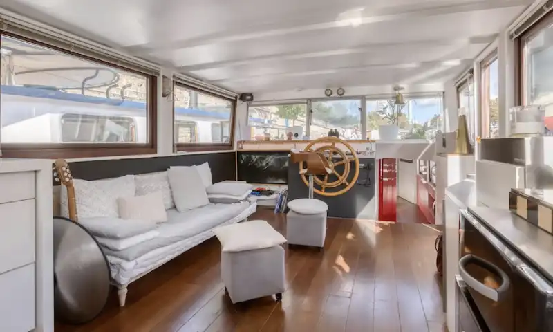 Superbe péniche d'habitation à vendre à Paris – 85 m² – 390 000 €