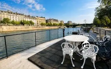 Maison flottante à vendre Paris 5 - Terrasse et vue sur l'Île Saint Louis