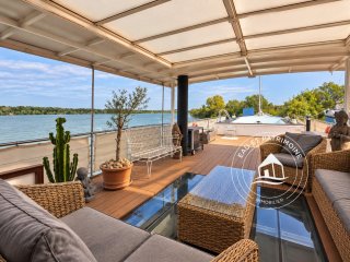 Péniche à vendre Avignon - Piscine avec vue sur le Rhône