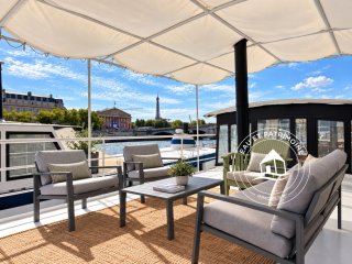 Péniche à vendre Paris 1er – Entièrement rénovée et vues sur Paris